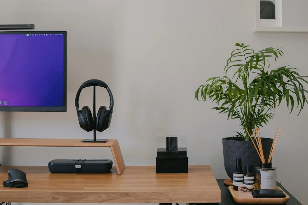 Best Mid-Size Soundbars 2025 — Bose Smart, Sonos Beam Gen 2, JBL Bar 300 & Sony HTâ€‘S2000 Compared