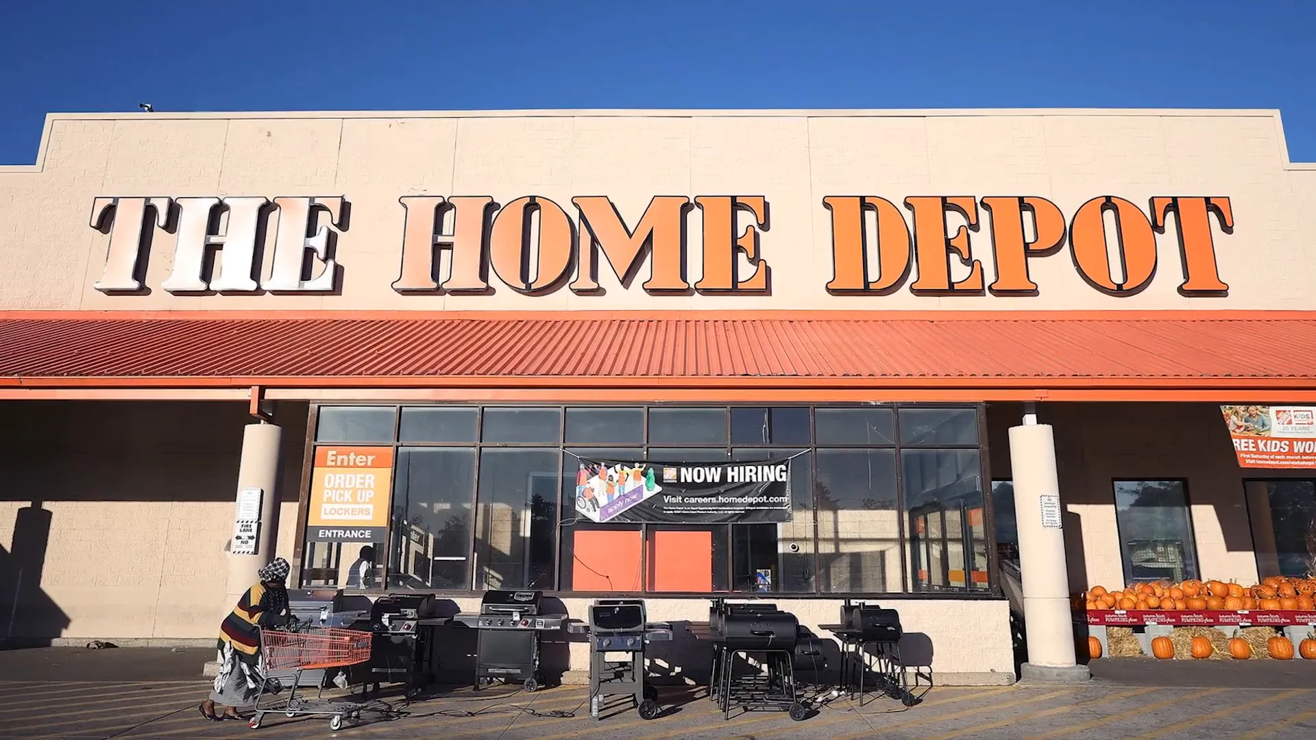 Shopping and dining options in Centerville, Utah
