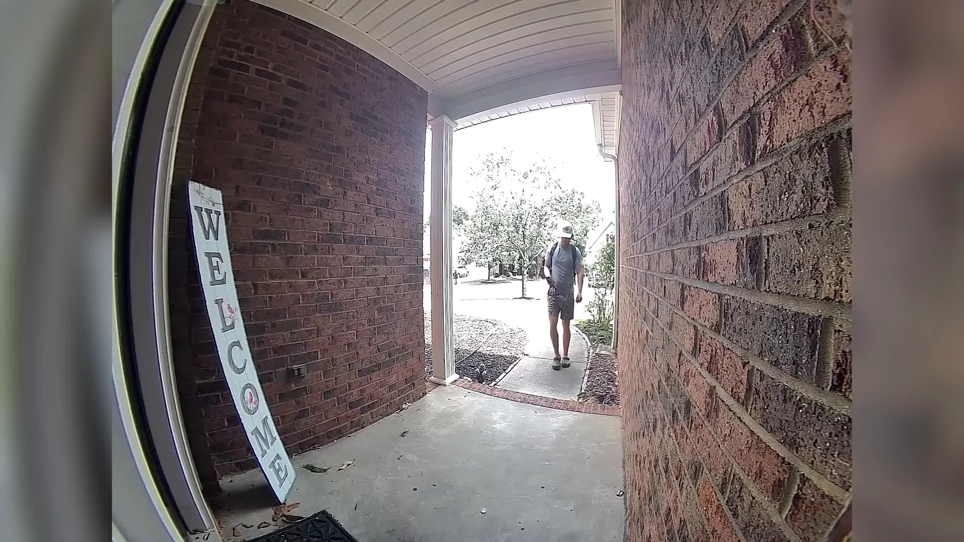 Daytime video feed showing the wide angle and 2K resolution of the Aqara G410