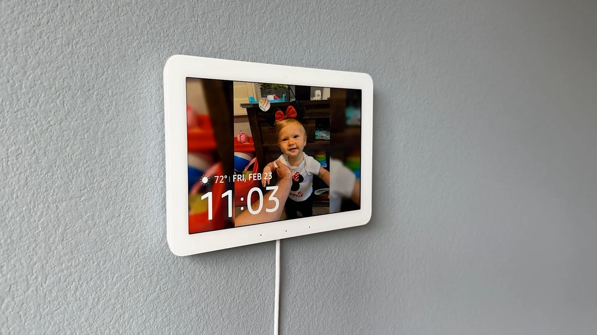 Echo Hub displaying picture mode with rotating personal photos