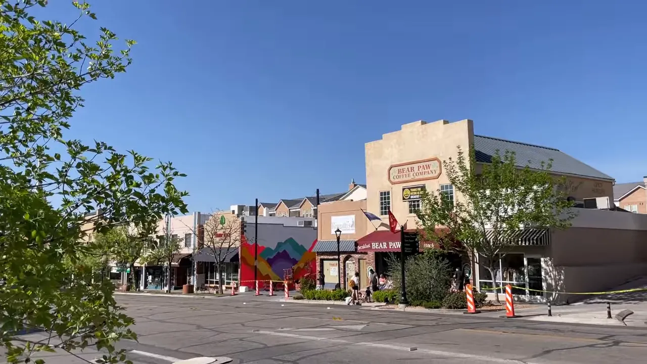 Street scene illustrating short drives across St. George neighborhoods