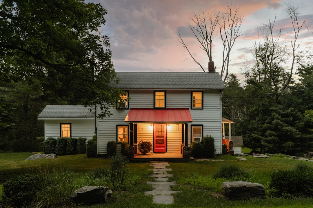 Permanent Outdoor Lights Compared: GOVEE vs. LUMARY vs. EUFY
